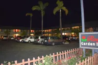 Rose Garden Inn - Parking