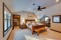Walk to Loon Mtn Lift: Luxe Family Home w/ Hot Tub - Country Houses