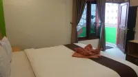 The Cabin Hotel Ngupasan - 2 tähden