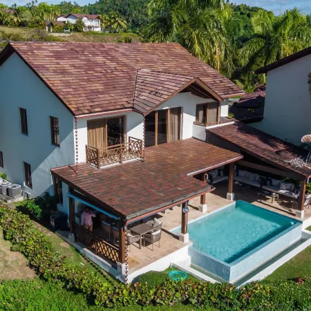 Villa with private pool and sea view in Samaná