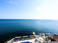 Family Resort Hotel - Pemandangan Pantai