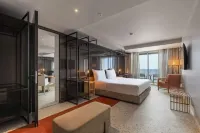 Next - by Savoy Signature - Parvekkeita