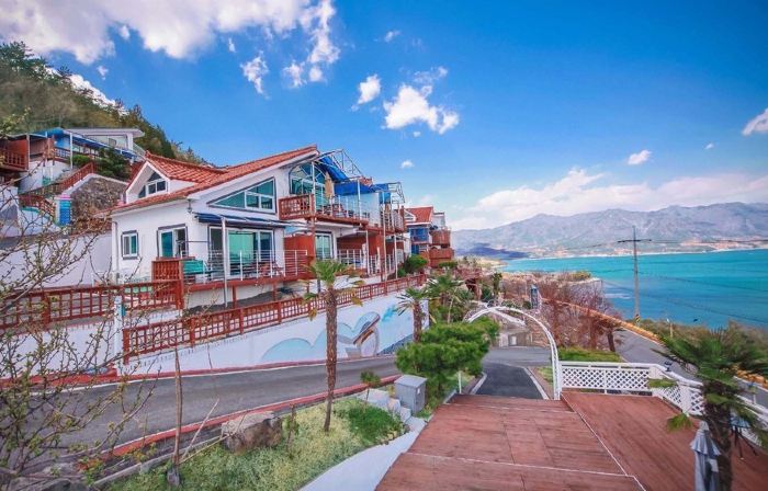 The South Sea, Spa Hill Pension