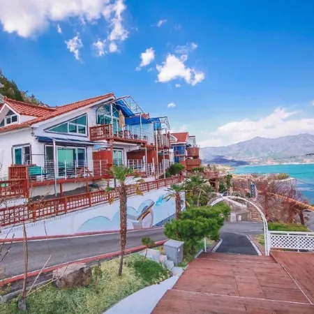 The South Sea, Spa Hill Pension