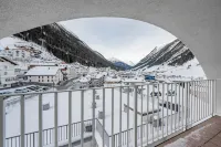 Hotel Garni Christine - Mountain view