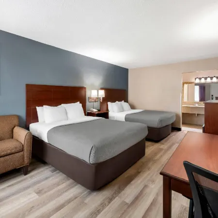 Quality Inn & Suites Lawrence - University Area Hotéis em Lawrence