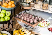 FREIgeist Göttingen Innenstadt, A Member of Design Hotels - breakfast