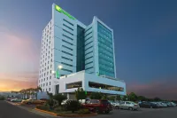 Holiday Inn QUERETARO ZONA KRYSTAL by IHG - Kolam Renang