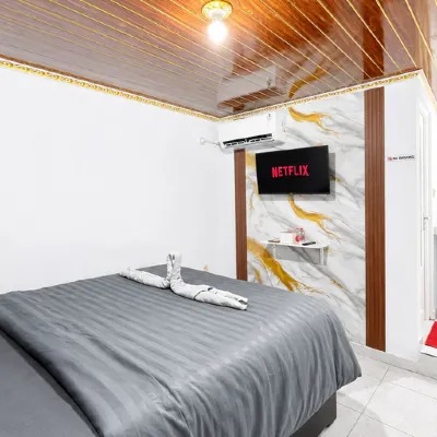 Guest House Amalia Các khách sạn gần Ga Klender Baru