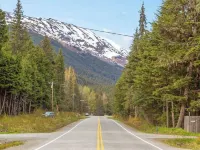 Quiet A-frame Tucked Off the Road in Girdwood Hotels near Ted's Express