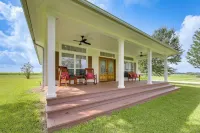 On 174 Acres! Ranch House in Colorado County - Wifi