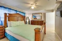 Waterfront Oasis! Heated Pool, 2 Docks & Boat Lift - Swimmingpools