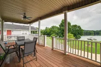 Hot Tub, Dock and Views Waterfront Home in Cadiz! - 3-Sterne