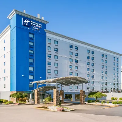 Holiday Inn Express & Suites BALTIMORE WEST - CATONSVILLE by IHG Hotel dekat Lapangan Golf Forest Park
