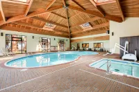 Comfort Inn & Suites Branson Meadows - Swimmingpools
