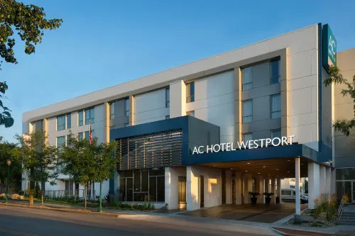 AC Hotel Kansas City Plaza - Parkering