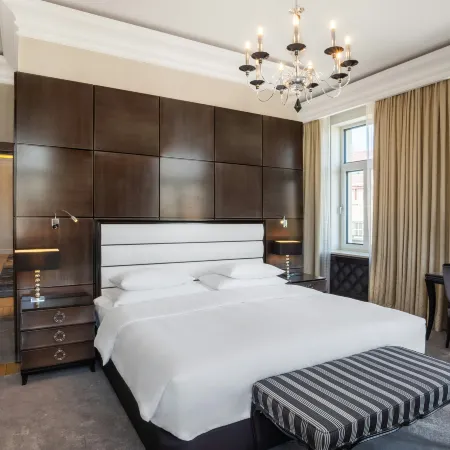 Grand Hotel Vilnius, Curio Collection by Hilton Hotéis em Vilnius