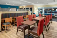 TownePlace Suites by Marriott Gainesville - parking