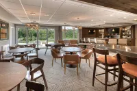 Four Points by Sheraton Barrie - bar