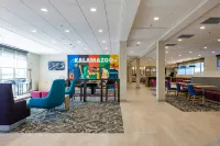 Tru by Hilton Kalamazoo - breakfast