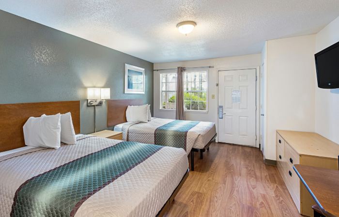 HomeTowne Studios by Red Roof Atlanta – Lawrenceville