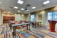 Fairfield Inn & Suites Dunn I-95 - parking