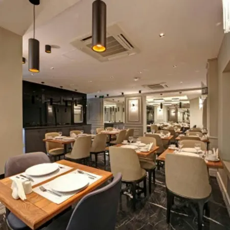 Dora Pera Hotel
