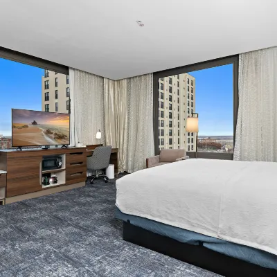 Hampton Inn Kansas City/Downtown/Financial District Hotels near Negro Leagues Baseball Museum