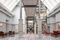 DoubleTree by Hilton London Elstree - С парковкой