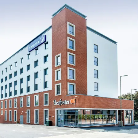 Premier Inn Farnborough Town Centre