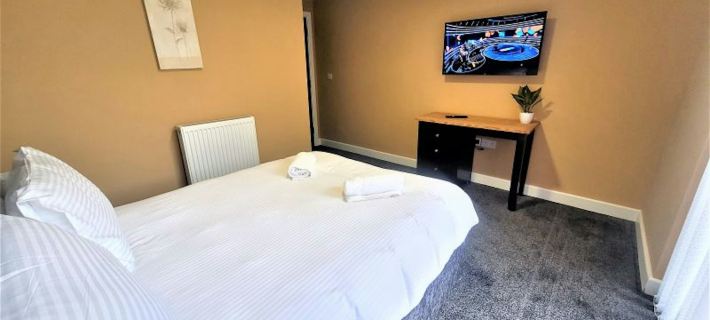 Friary House Serviced Apartments by Roomsbooked - 24Hr Reception Hotels in Gloucester District