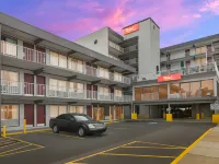 Red Roof Plus+ & Suites Virginia Beach - Seaside Hotels near Owl Creek