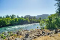 Fish, Raft & Hike: Southwest OR Couples Retreat! - 3-Star