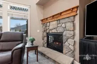 5BR Meridian Home • Firepit • Sports Room • 14 - 3-Star