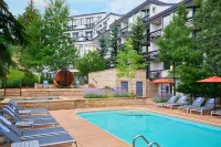 Viewline Resort Snowmass, Autograph Collection - Pools
