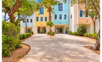 Vacay Vibes at Mariners Club · 2 Kings · Pickleball · Marina & Pools - Boutique