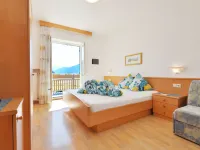 Neuhaus Hotels in Andrian
