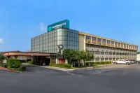 Econo Lodge Broken Arrow-Tulsa Отели в г. Брокен-Эрроу