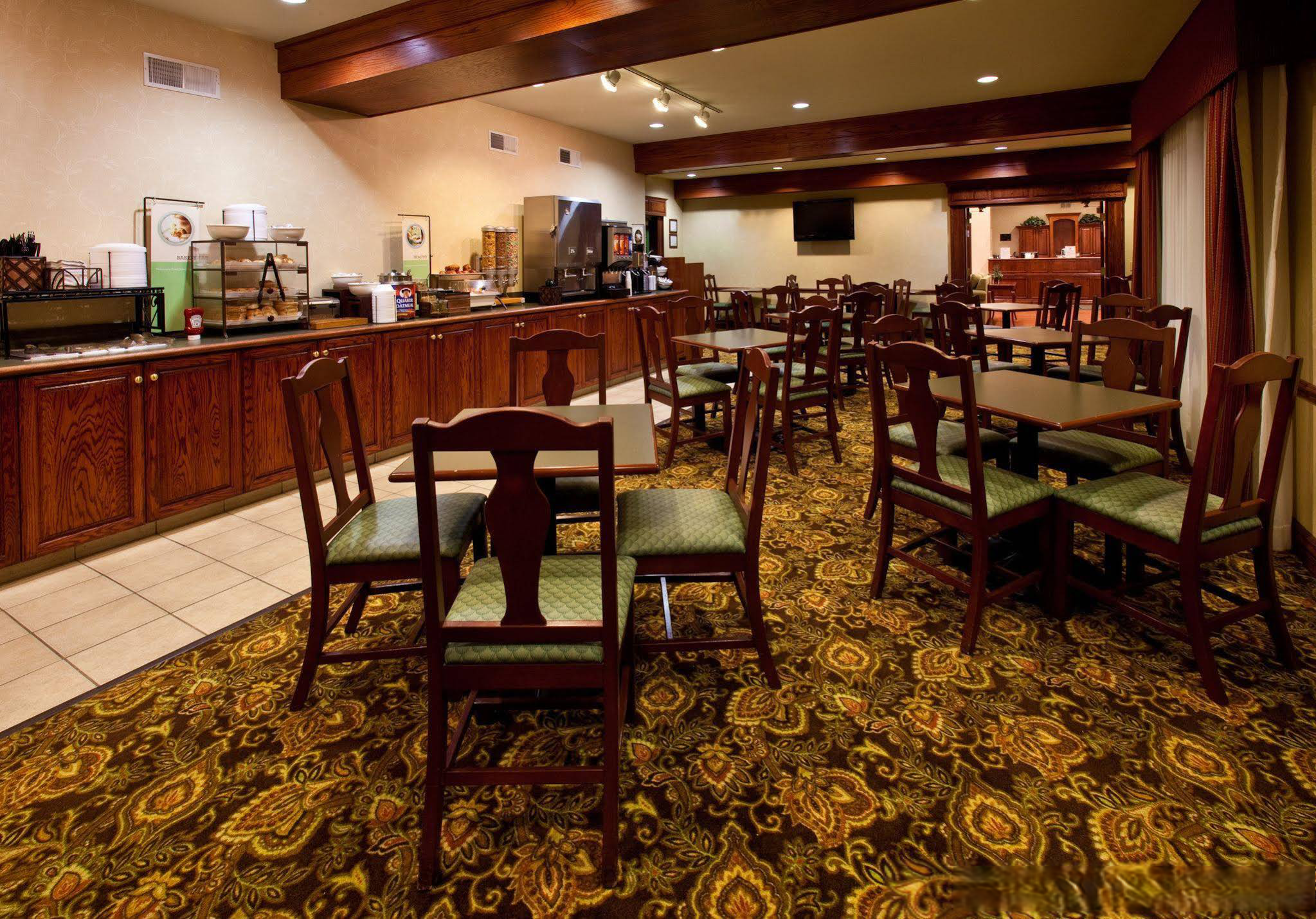 Country Inn & Suites by Radisson, Council Bluffs, IA