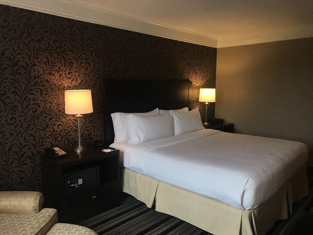 Holiday Inn Cleveland-Mayfield, an Ihg Hotel