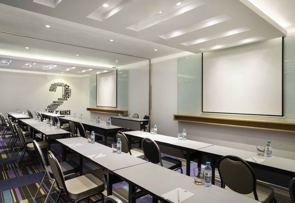 카마니야 페티텐겟 스미냑의 야외 수영장