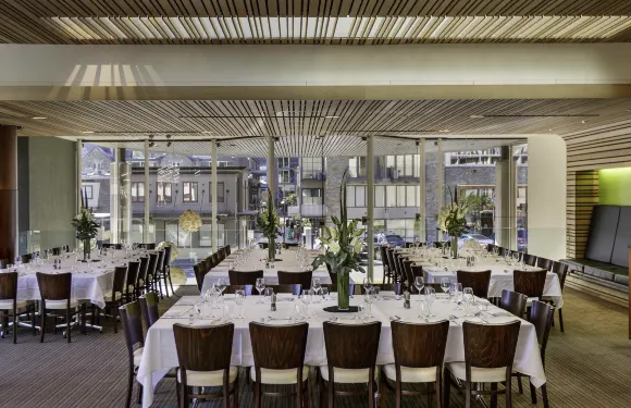 皇后鎮湖畔諾富特酒店