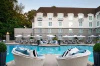 Chateau Elan Winery - Pools