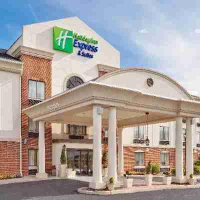 Holiday Inn Express & Suites Easton Hotel Exterior