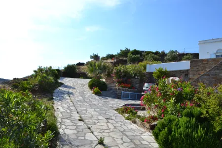 Villa Ioanna Blue- Vacation Houses for Rent 300 Metres by the Sea