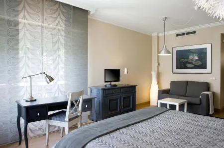 TH Aravaca Отели в г. Посуэло де Аларкон