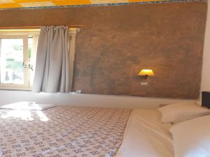 Spacious Room in Creta for 3 People, with AC, Swimming Pool and Nature