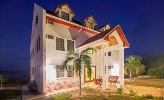 Gems at Paradise Beach Hotel - Housity