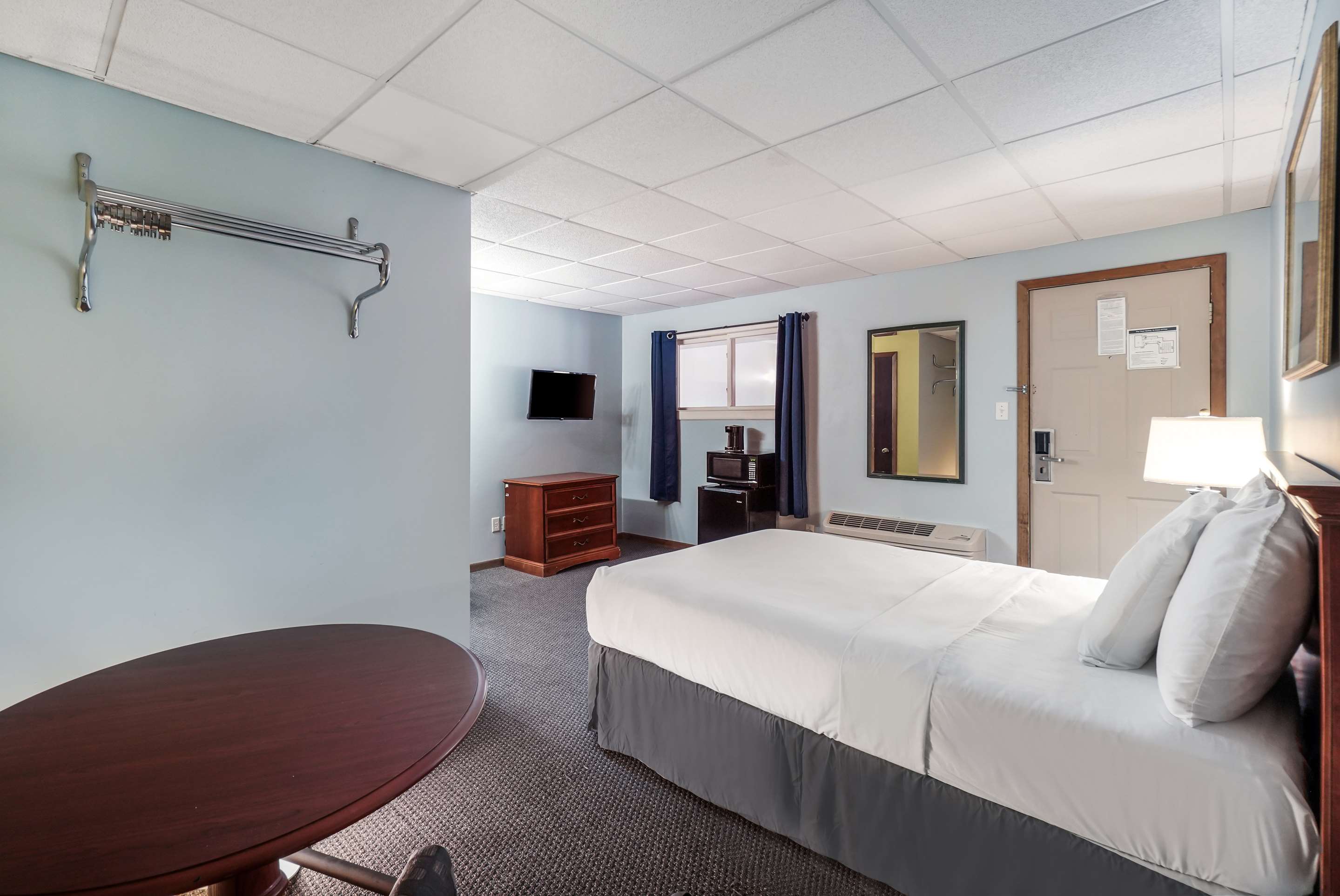 Americas Best Value Inn Marquette