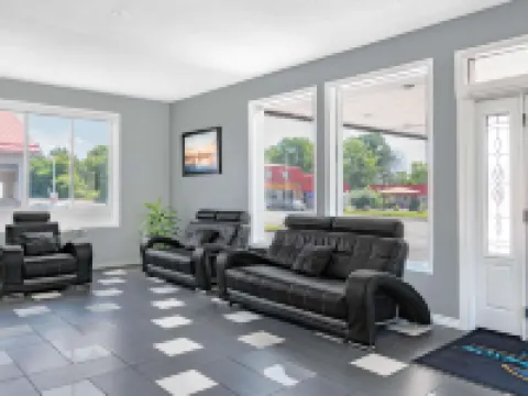 Howard Johnson by Wyndham Gananoque Hotels in Gananoque